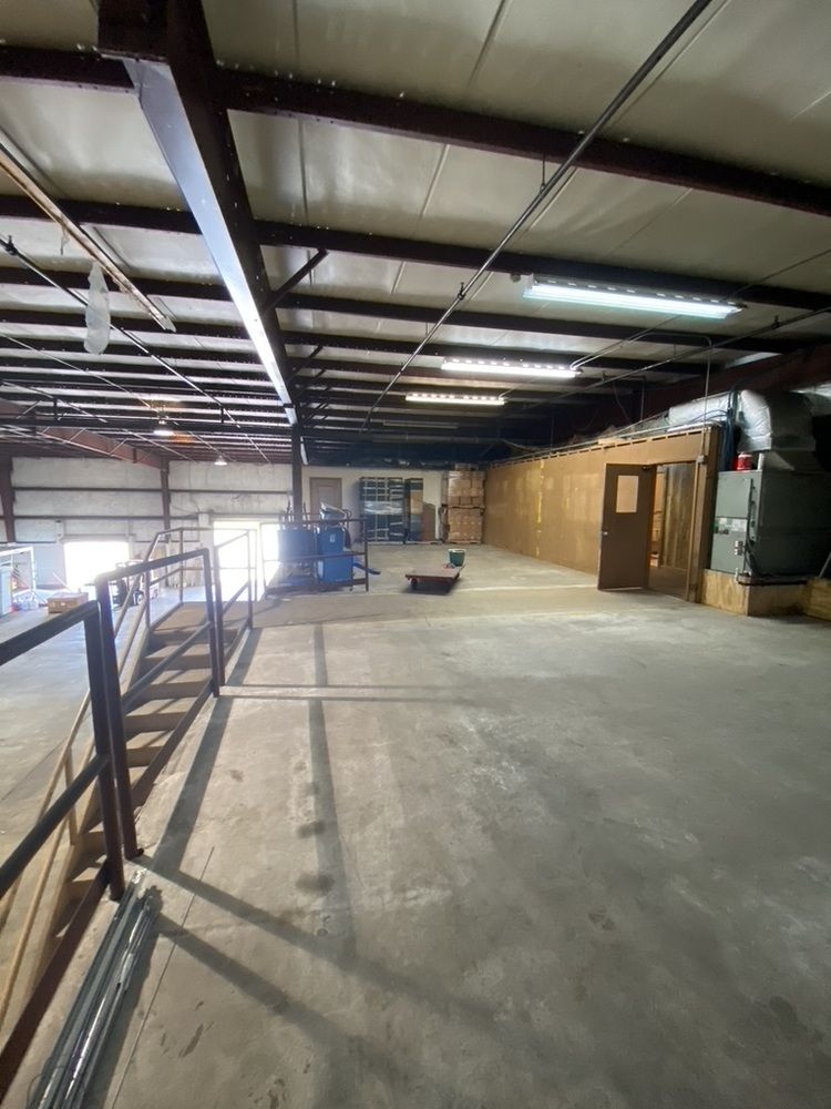Manufacturing and Distribution Facility : 800 Kemp St, Merritt Island, FL 32952